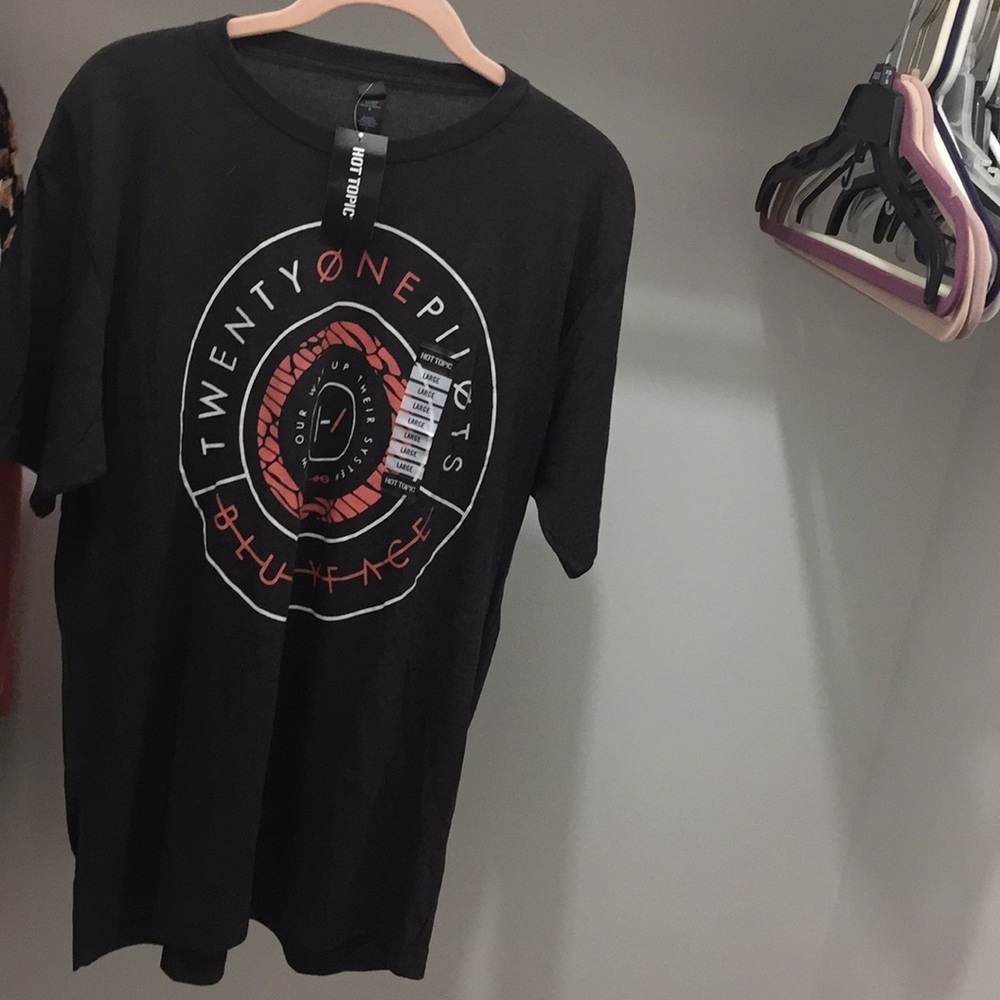 NWT! Twenty One Pilots Blurryface Band Tee
